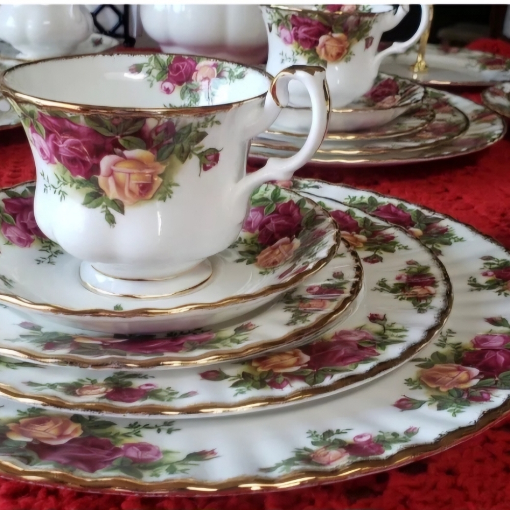 Royal Albert Old Country Rose Dinnerware Set For 2  Made In England!